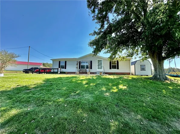 230 Gallo Rd NE, Carrollton, OH 44615