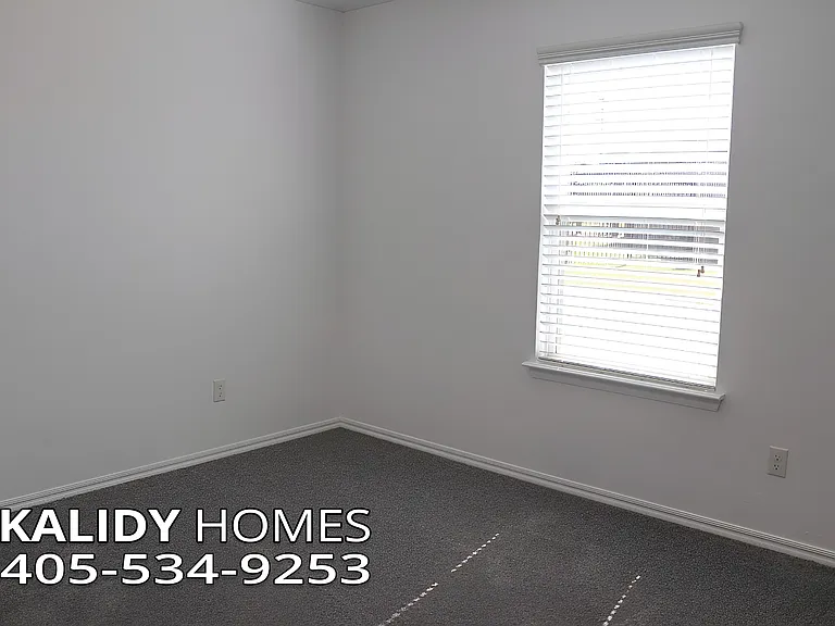 1720 Castle St — Photo 10