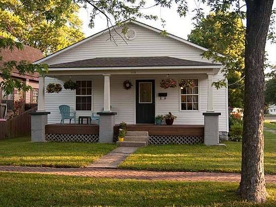 1st image of 1115 E 8th St