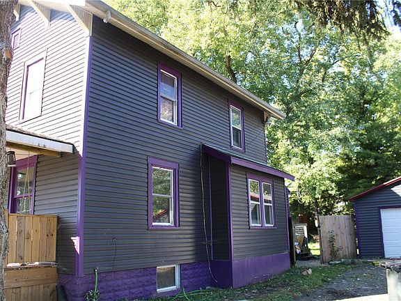4th image of 909 Bellevue Ave