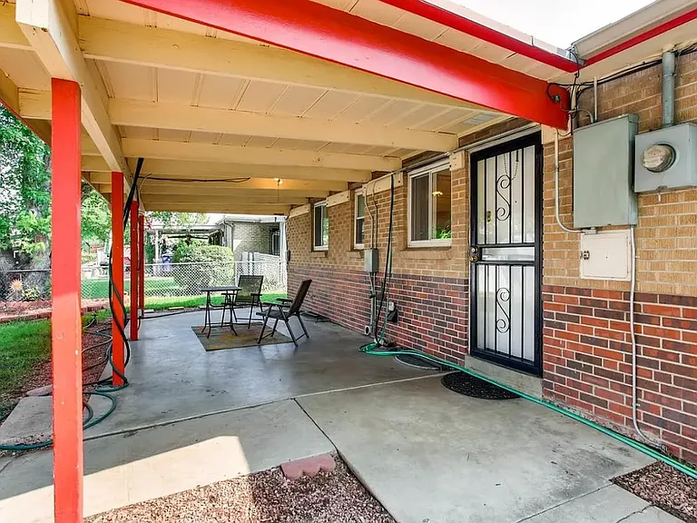 3010 N Leyden St — Photo 17