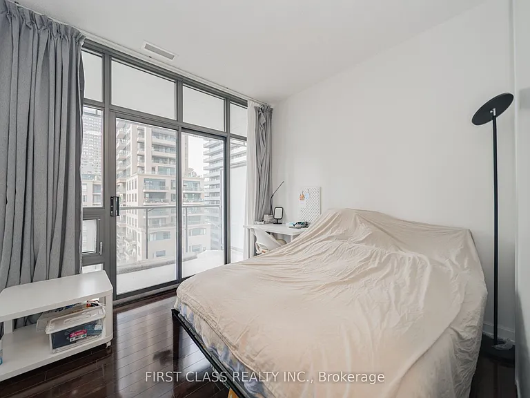 33 Charles St E #1409 — Photo 15