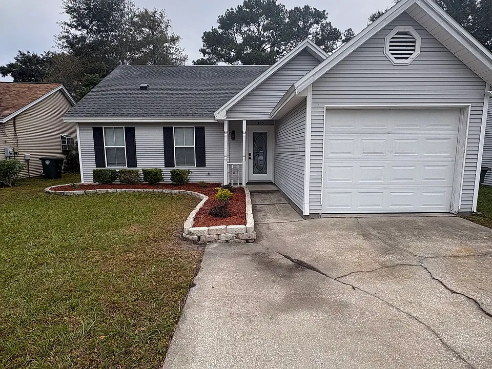 303 Holly Ct