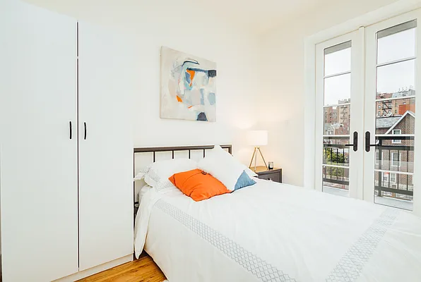 Rented by Nooklyn NYC LLC | media 43