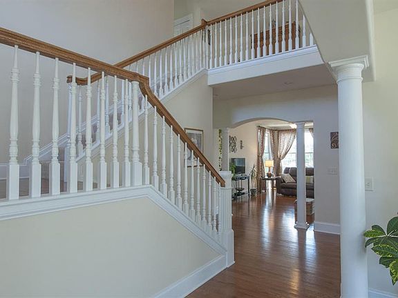 5th image of 120 Linger St