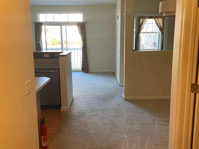 61 Pearl St #13 — Photo 2