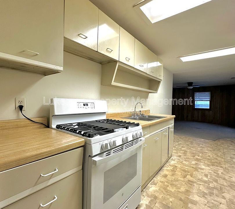 1st image of 1202 Orchard Dr