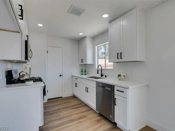 206 Elm St, Henderson, NV 89015