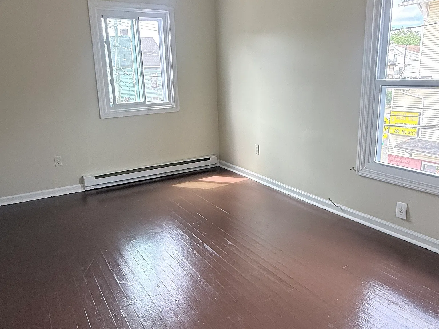1 bed, 1.0 bath, 650 sqft, $1,050 — Photo 2