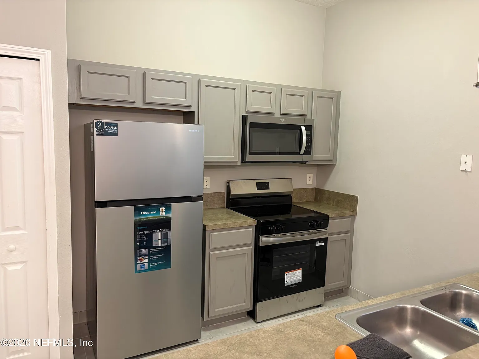2 bed, 2.0 bath, 940 sqft, $1,400 — Photo 3