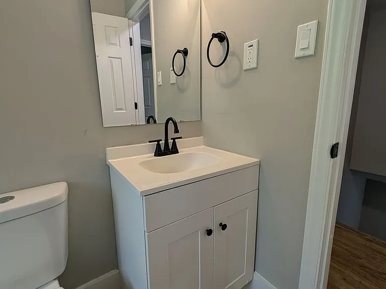 311 Skyland Ave #5 — Photo 8