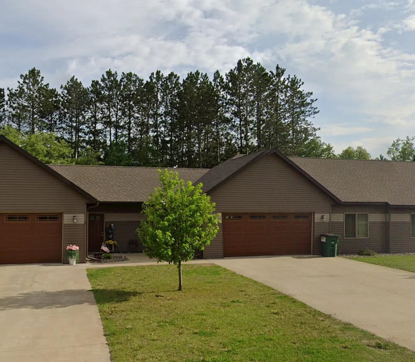 2 bed, 1000 sqft, $1,550 — Photo 1
