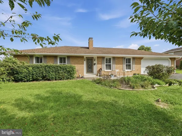 10631 Peachtree Ln, Williamsport, MD 21795