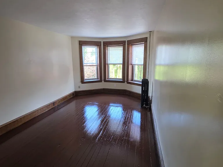 462 Maple Franklin St #3R — Photo 8