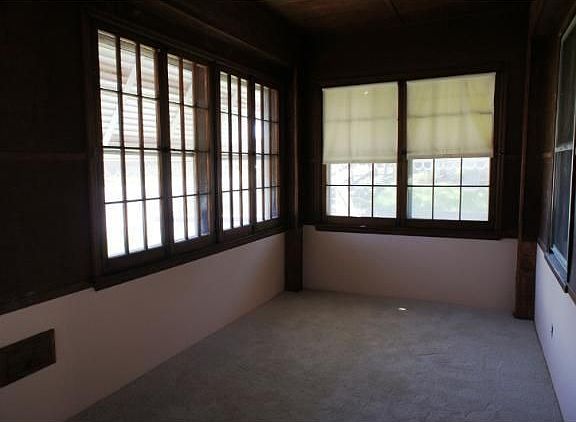 4th image of 1077 Robert St S