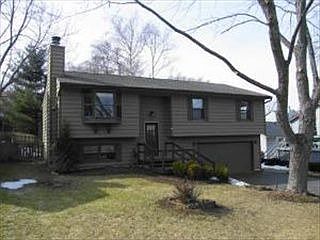 1st image of 124 Lakewood Dr