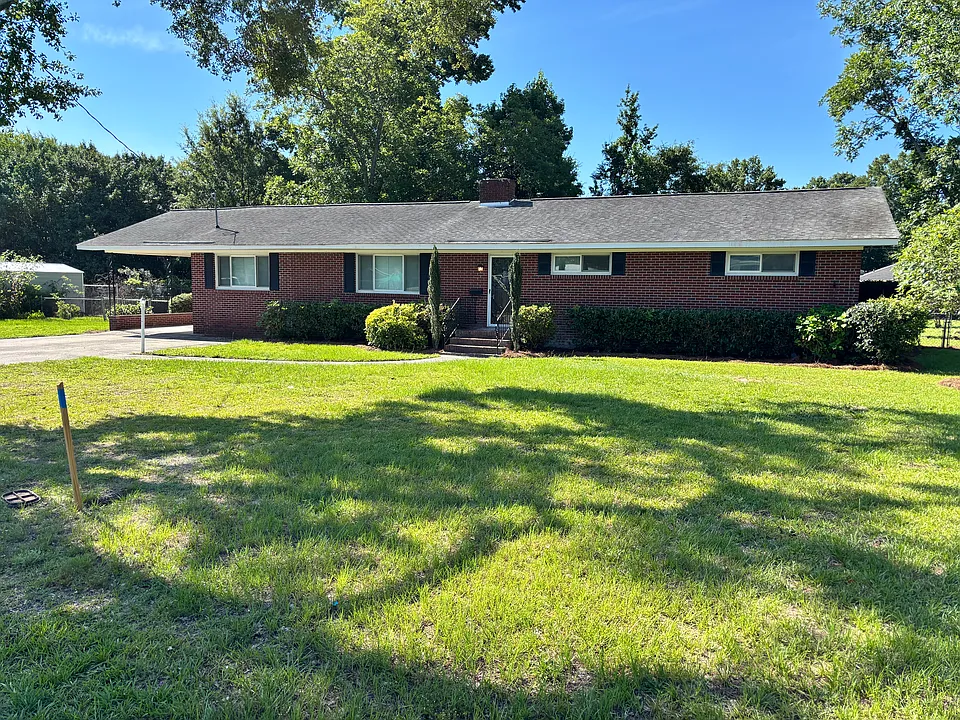 228 Martha St