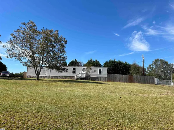 212 Briar Rdg E, Williamston, SC 29697