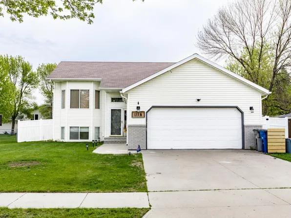 1116 18th St N, Moorhead, MN 56560