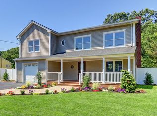 1270 Minerva Ave, West Islip, NY 11795