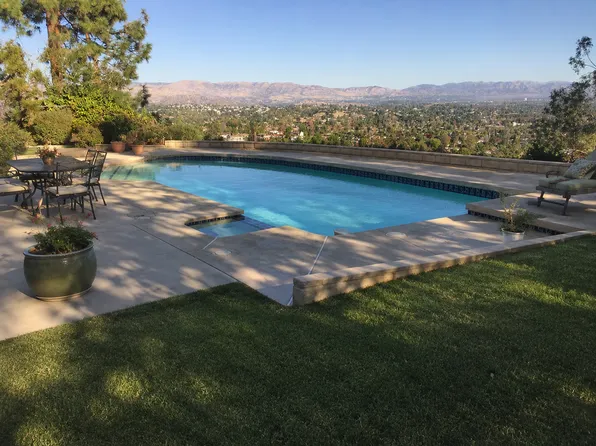 (undisclosed Address), Woodland Hills, CA 91367