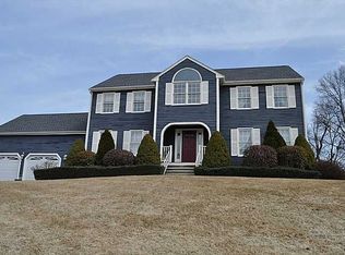 11 Windsong Rd, Cumberland, RI 02864