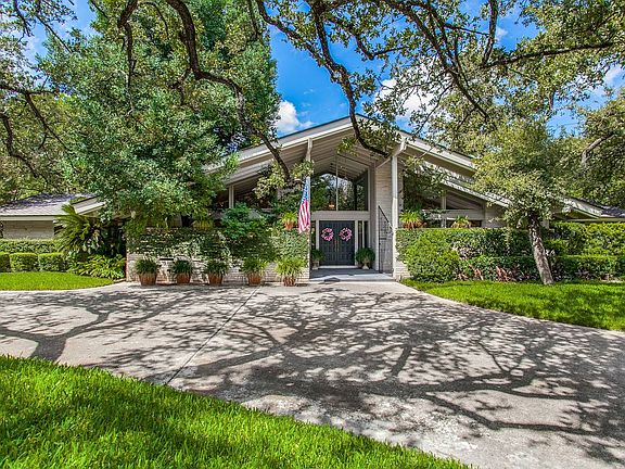 2nd image of 2619 Brookhurst Dr