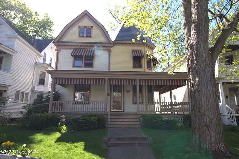 2nd image of 1134 Glenwood Boulevard