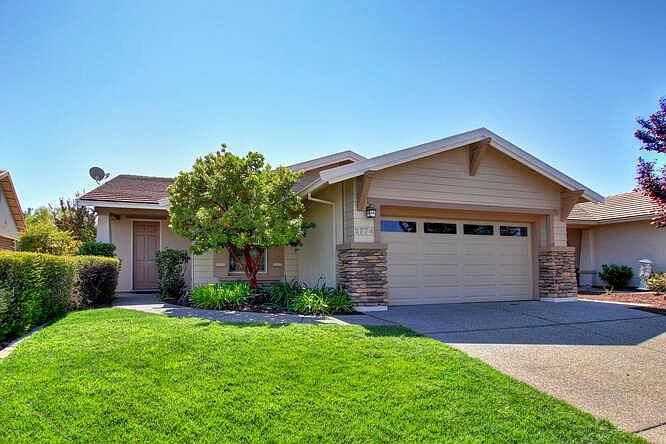 1st image of 2774 Kingfisher Ln