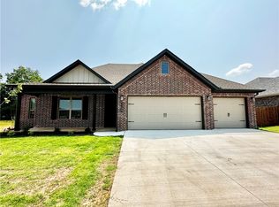 2108 Decker Rd, Pea Ridge, AR 72751