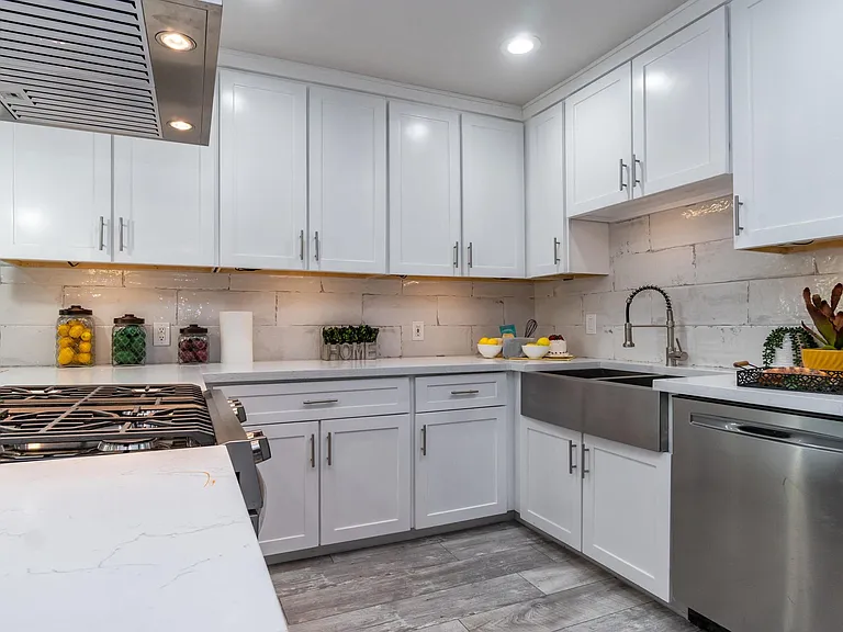 2514 E Indianola Ave — Photo 11