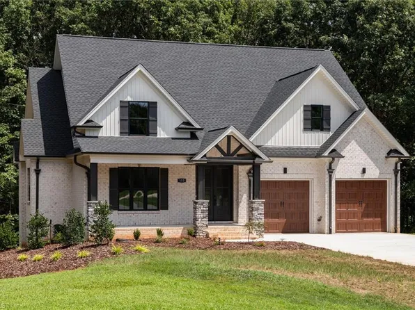 153 Turtle Bay Ct, Winston Salem, NC 27107