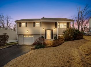 51 Lois St, Norwalk, CT 06851