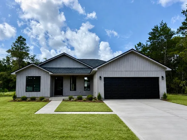 1255 Oakwood Lakes Blvd, Defuniak Springs, FL 32433