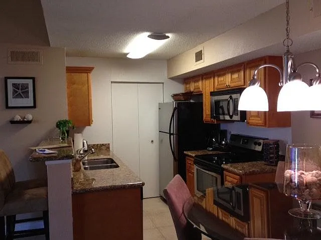 12610 Equestrian Cir — Photo 2