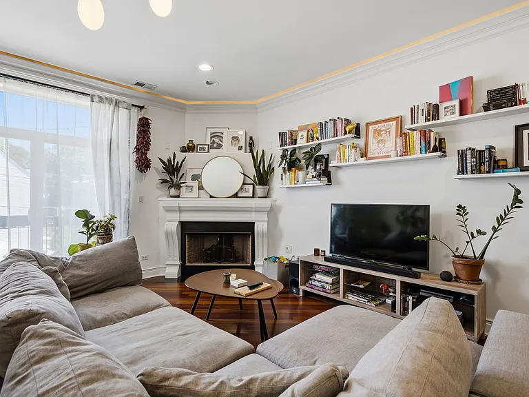 4231 N Kedzie Ave #2-F — Photo 4