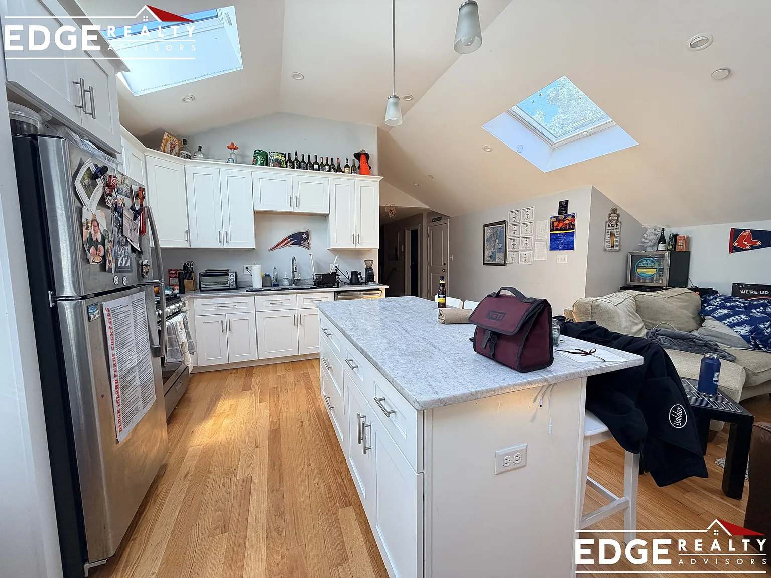 4 bed, 2000 sqft, $4,700 — Photo 2