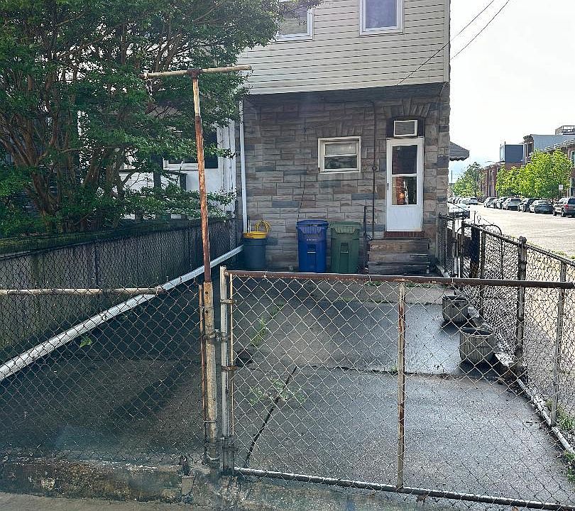 2nd image of 1601 Covington St