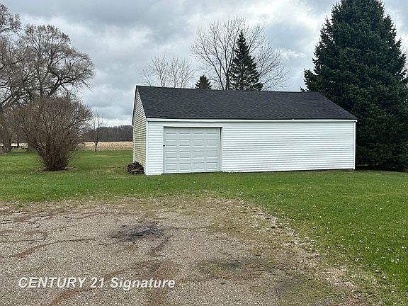 2nd image of 8450 N Genesee Rd