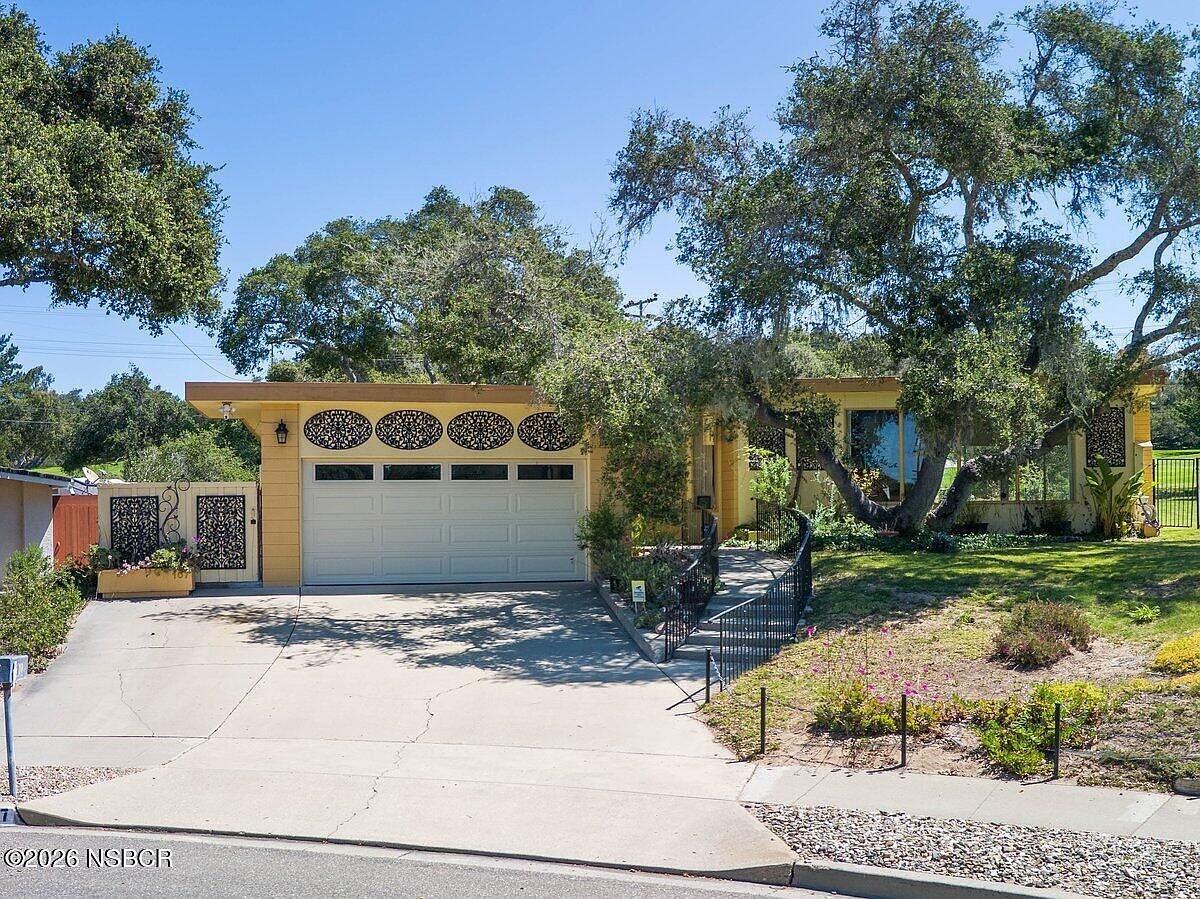 107 Inverness Ave