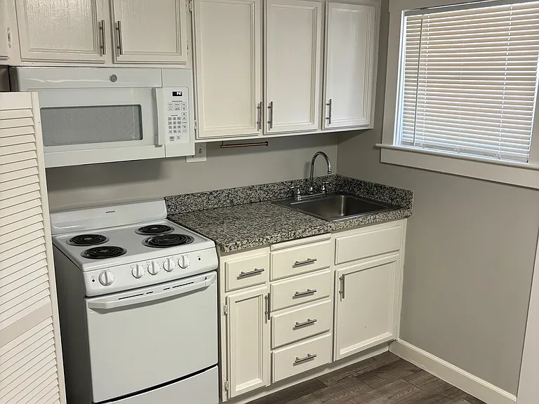 728 E St #302 — Photo 6