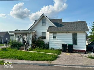 69 West St, Whiteland, IN 46184