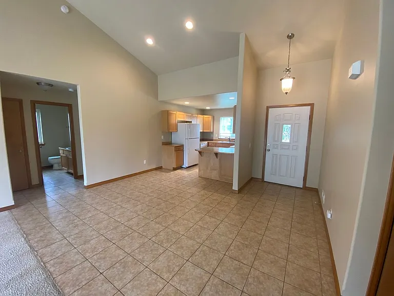1809 E 14th Ave — Photo 3
