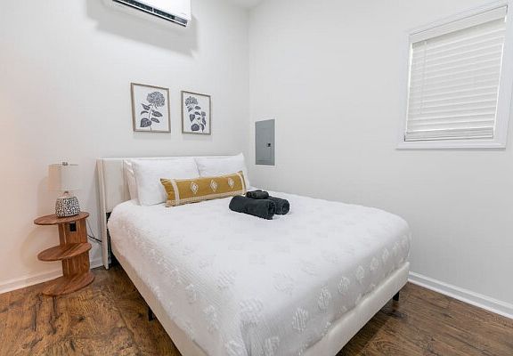 3rd image of 1813 Alpine Dr #3