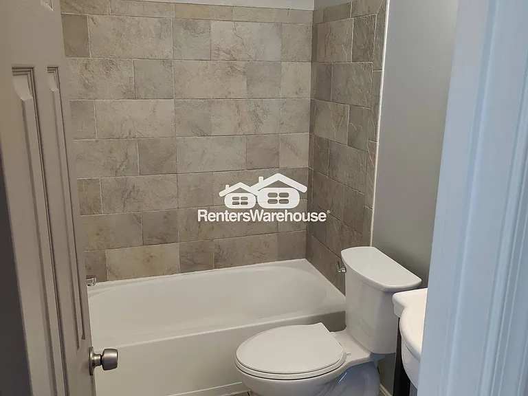 13817 Amberfield Ct — Photo 10