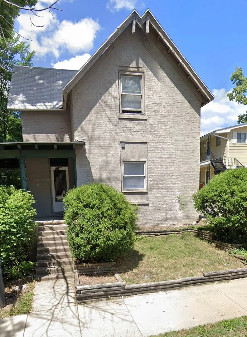 1222 Columbia Street — Photo 1