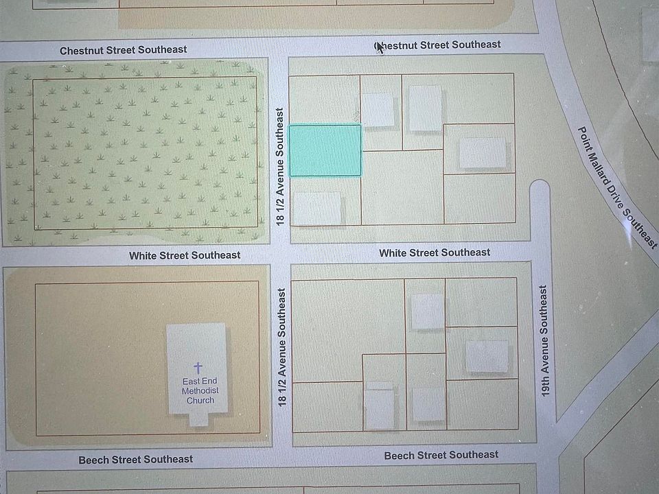 2nd image of 18 1/2 18 1/2 Ave SE