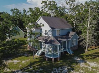 2162 Longfellow Dr, Bay Saint Louis, MS 39520