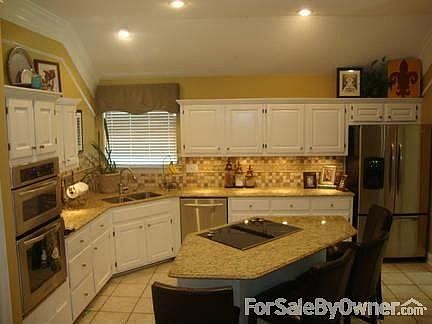 Updated Kitchen w/ Granite and Stainless