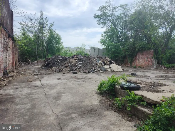 2514 W Dauphin St, Philadelphia, PA 19132